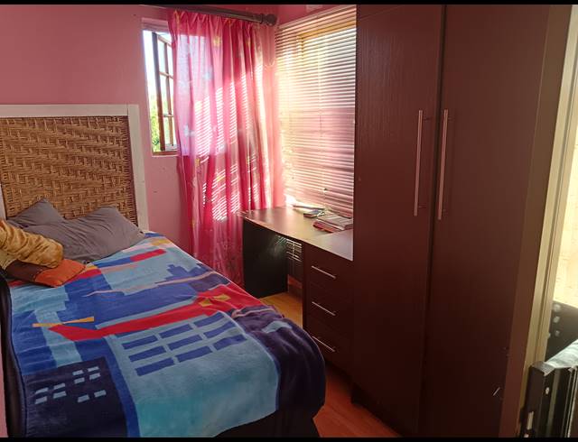 4 BEDROOM HOUSE FOR SALE IN VISTA PARK